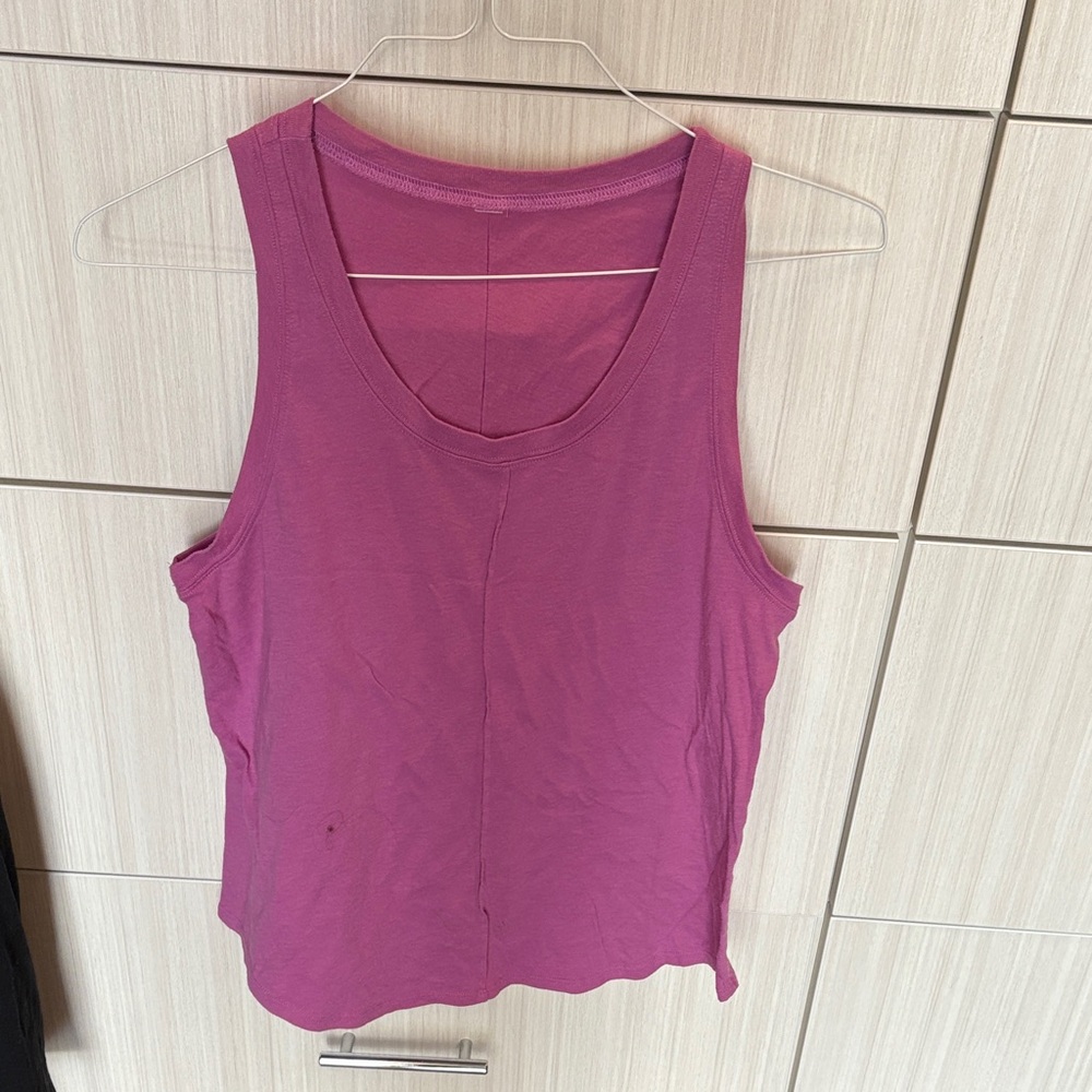 Alo Women's Pink Sleeveless Top